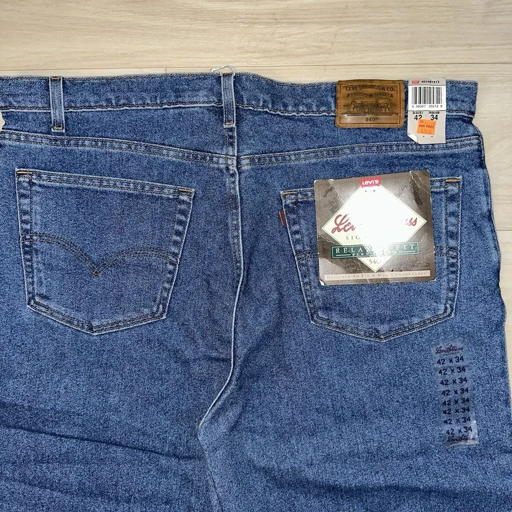 Vintage‎ Levi's 540 Jeans Signature Relaxed Fit Size 42x30 fits 42x20 NEW Capris